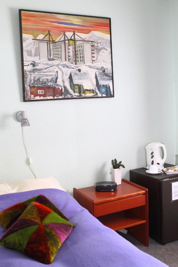 Igdlo Guesthouse Narsaq ภายนอก รูปภาพ