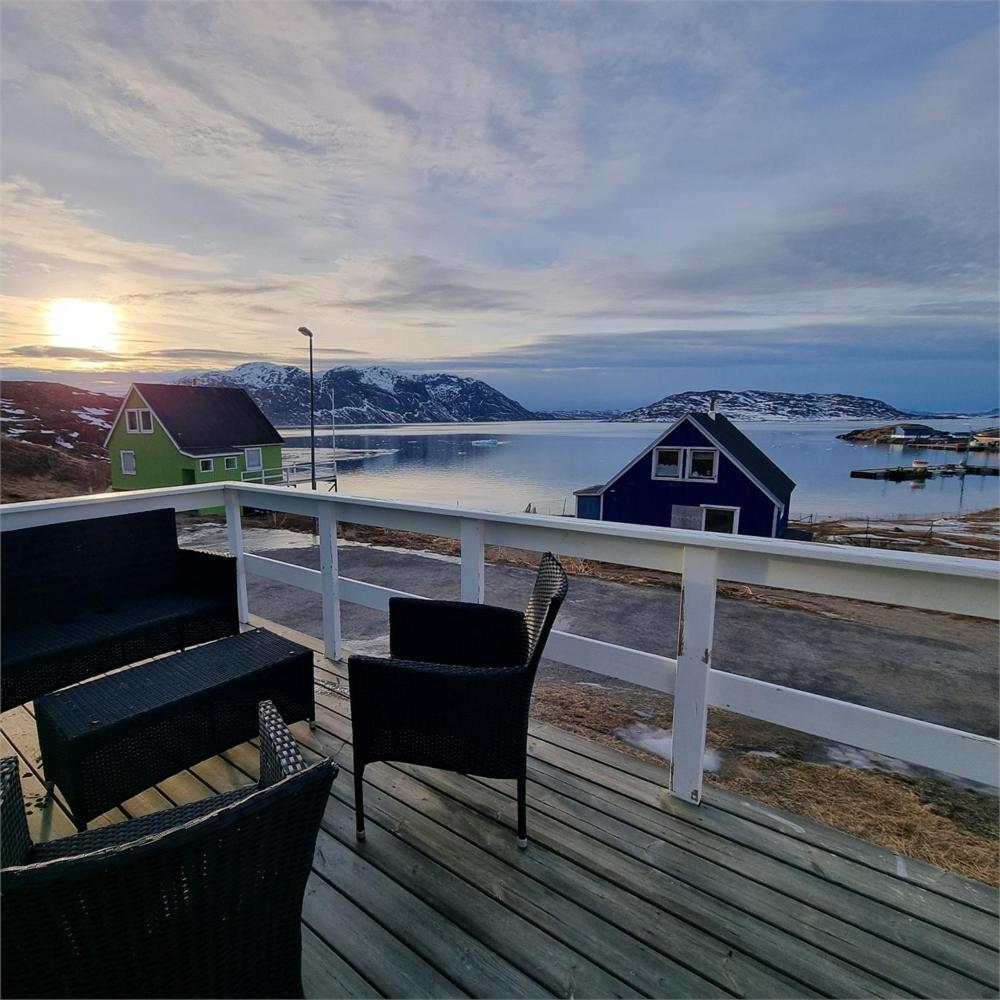 Igdlo Guesthouse Narsaq ภายนอก รูปภาพ