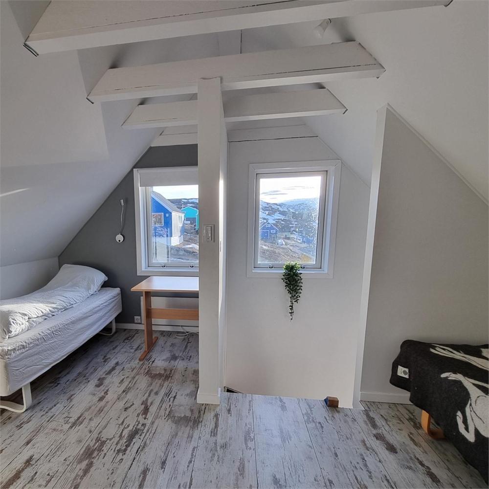 Igdlo Guesthouse Narsaq ภายนอก รูปภาพ